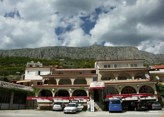Bed and breakfast Ljetni San Omiš
