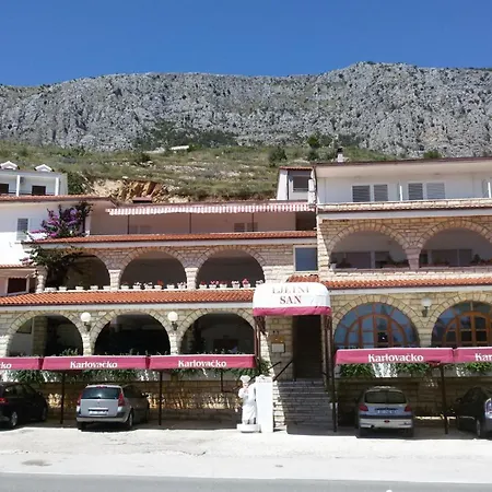 Bed & Breakfast Ljetni San Omis
