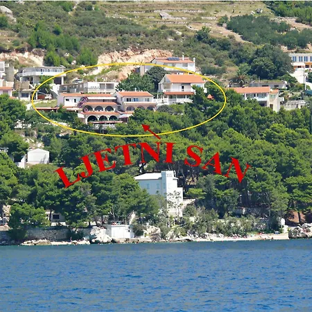 Ljetni San Omis